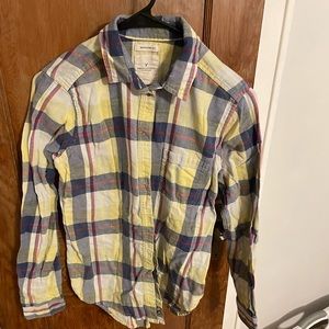 American Eagle boyfriend fit Yellow red and blue flannel